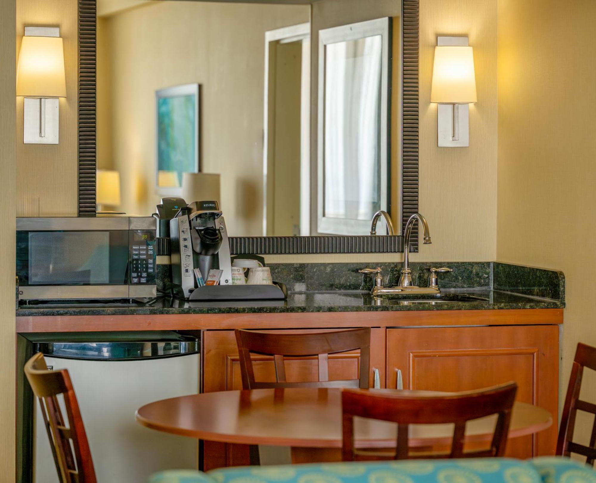 Holiday Inn & Suites Virginia Beach - North Beach By Ihg Exterior foto